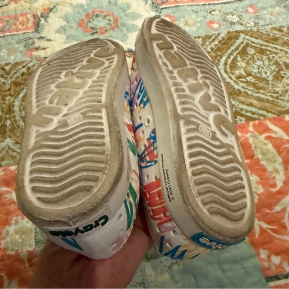 Native Shoes White Sneakers Minimalist Design - Picture 7 of 8